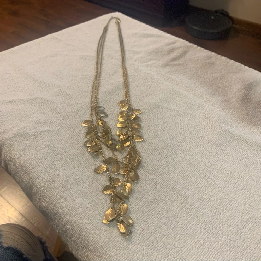 Avon Goldtone Leaf multilayered Necklace.